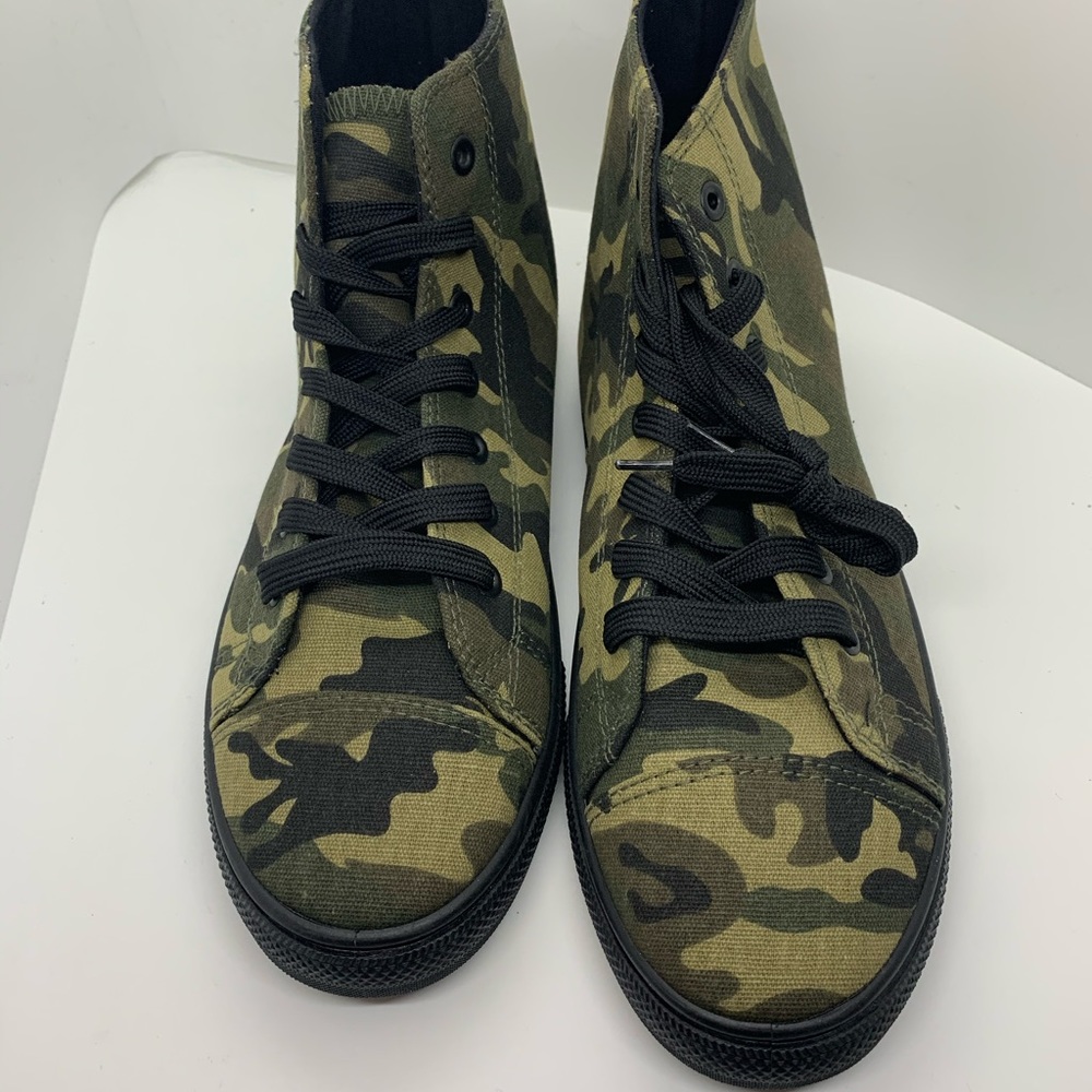camouflage sneakers by free choice